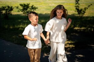 how to help siblings bond
