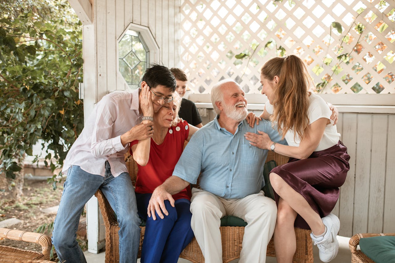You are currently viewing 5 Baby Brother Announcement Ideas to Share the Joy with Family and Friends