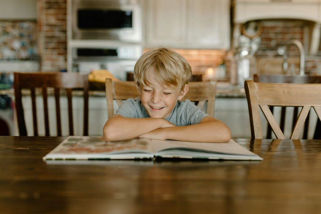 You are currently viewing How Reading Stories Builds Empathy and Emotional Understanding in Kids